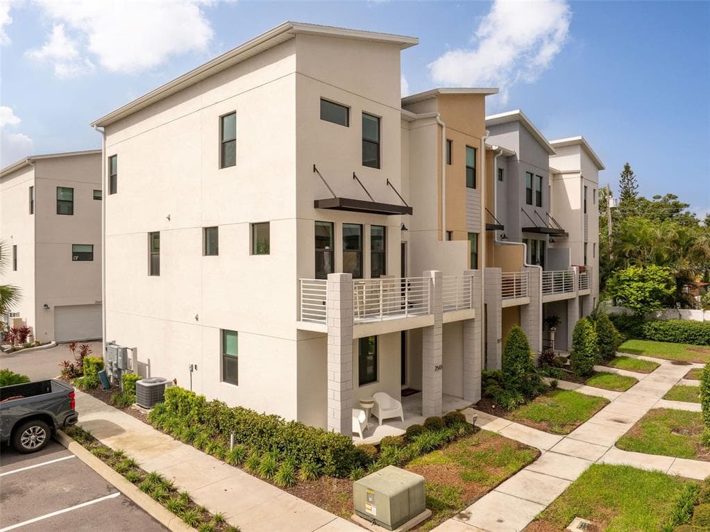 2565 12TH PLACE N ST PETERSBURG, FL 33713