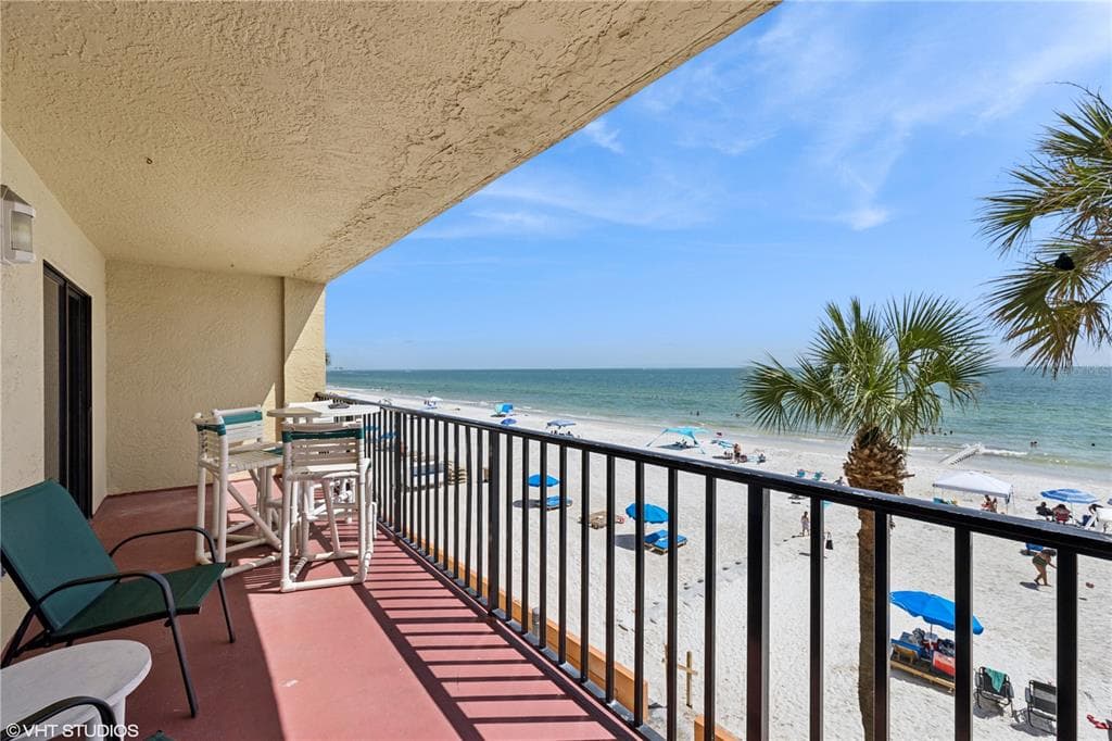 14710 GULF BOULEVARD UNIT 204 MADEIRA BEACH, FL 33708