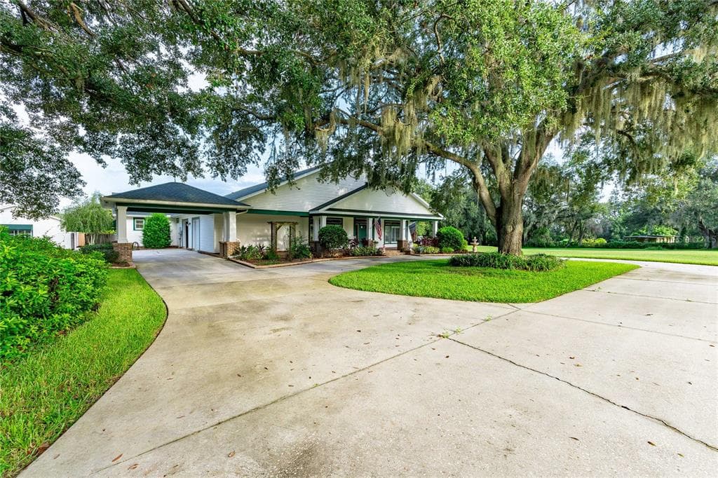 10115 CURLEY ROAD SAN ANTONIO, FL 33576