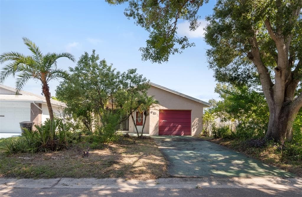 611 49TH AVENUE N ST PETERSBURG, FL 33703