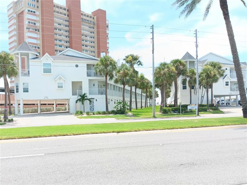 17960 GULF BOULEVARD UNIT 118 REDINGTON SHORES, FL 33708