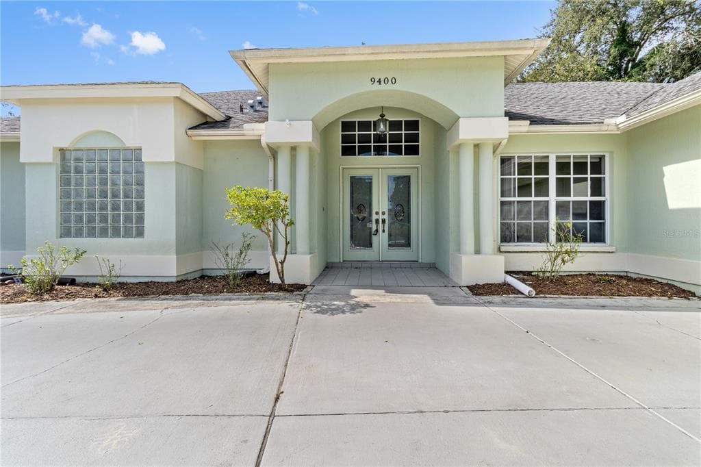 9400 MERRIWEATHER DRIVE WEEKI WACHEE, FL 34613