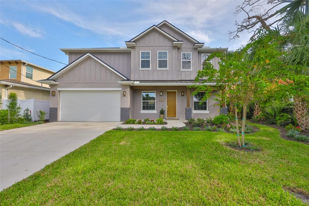 3311 W PAXTON AVENUE TAMPA, FL 33611