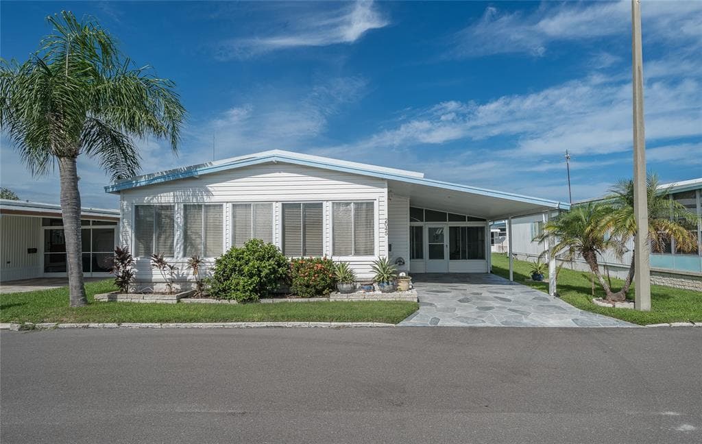 2045 KONA DRIVE HOLIDAY, FL 34691