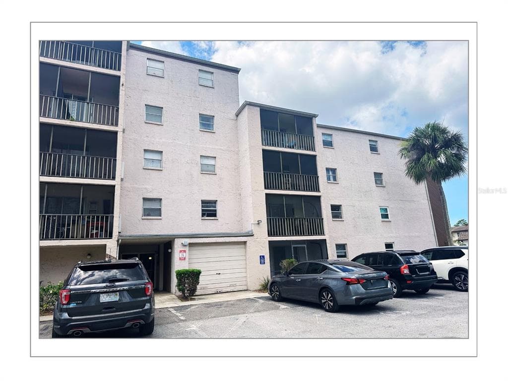 5541 BAY BOULEVARD UNIT 204 PORT RICHEY, FL 34668