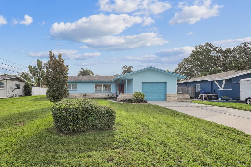 93 OAKWOOD DRIVE