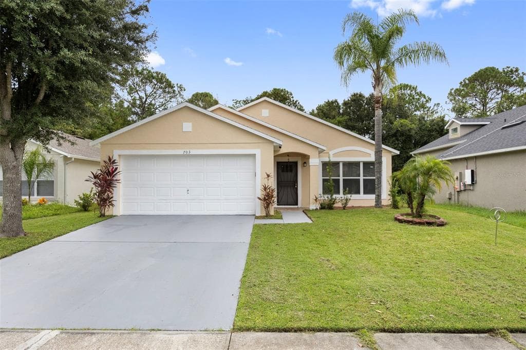 703 PALMERA STREET