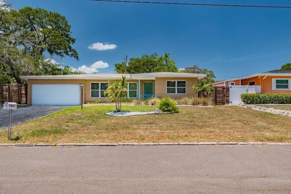 10911 CHEROKEE DRIVE SEMINOLE, FL 33708