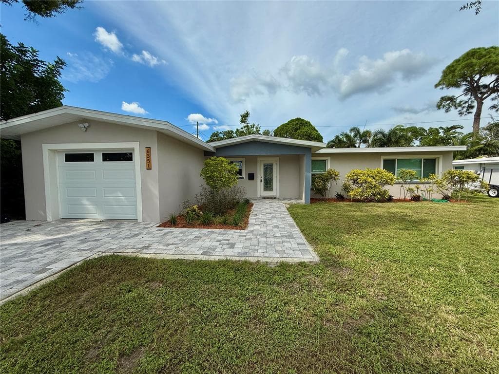 6351 HAMPTON DRIVE N ST PETERSBURG, FL 33710