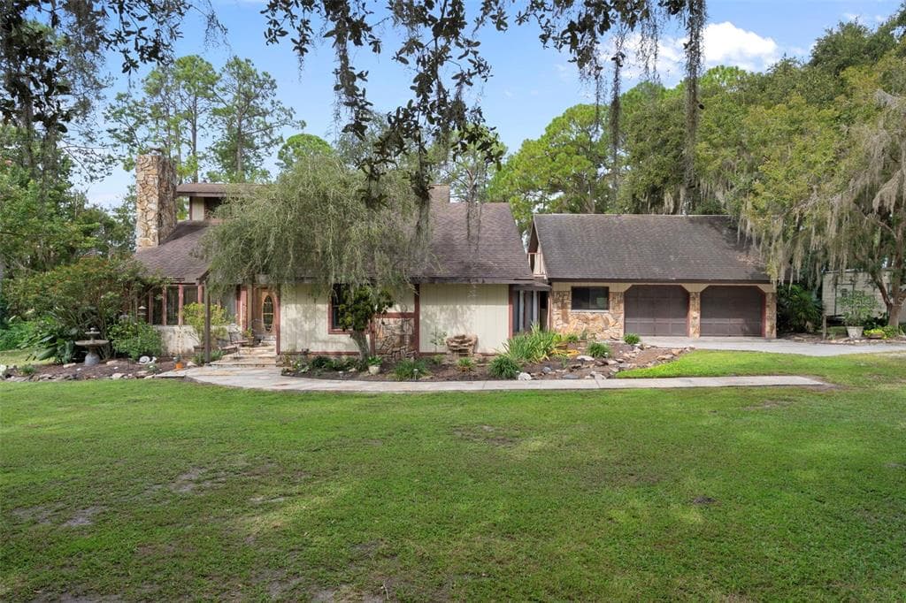 8605 FUSSELL DRIVE WESLEY CHAPEL, FL 33545