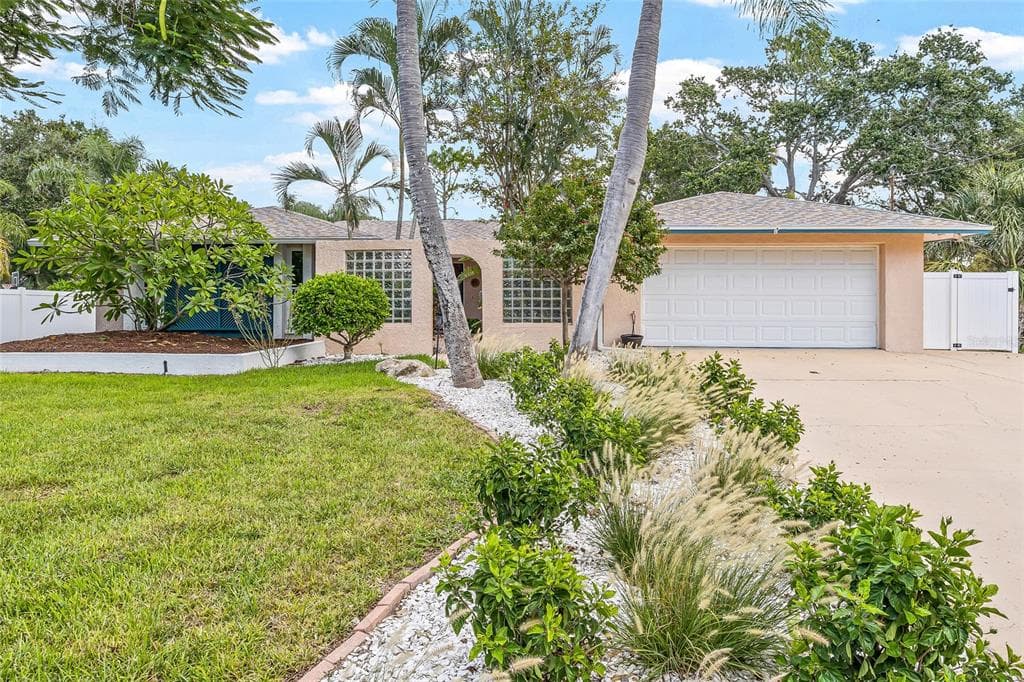 129 CARLYLE DRIVE PALM HARBOR, FL 34683