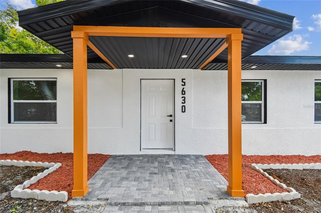 5630 47TH AVENUE N KENNETH CITY, FL 33709