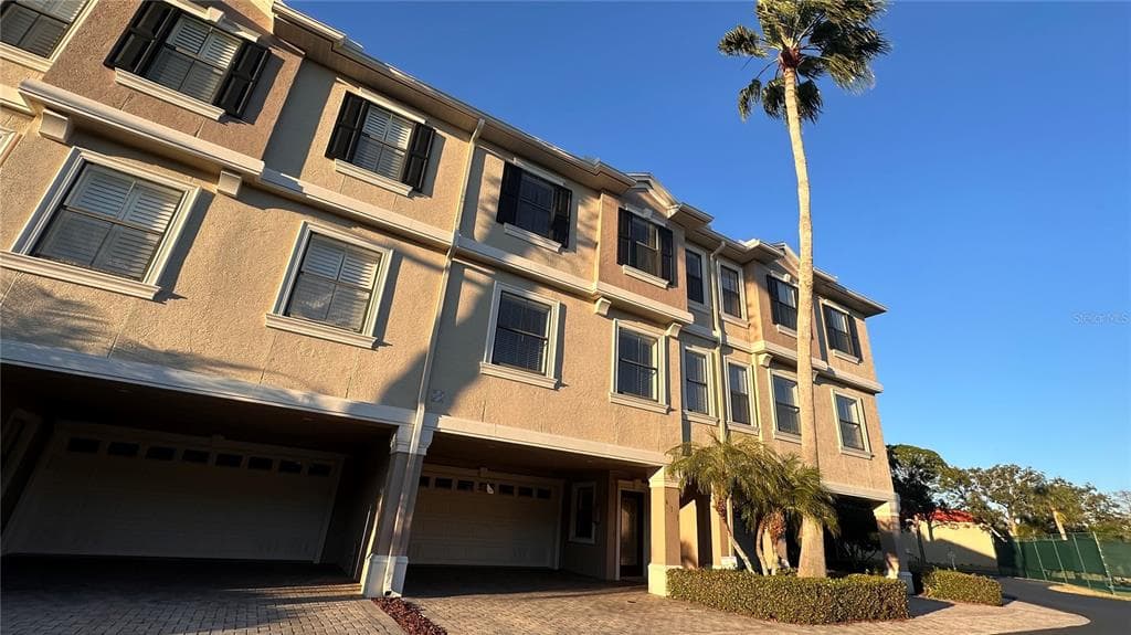 611 BELLA LOOP DUNEDIN, FL 34698