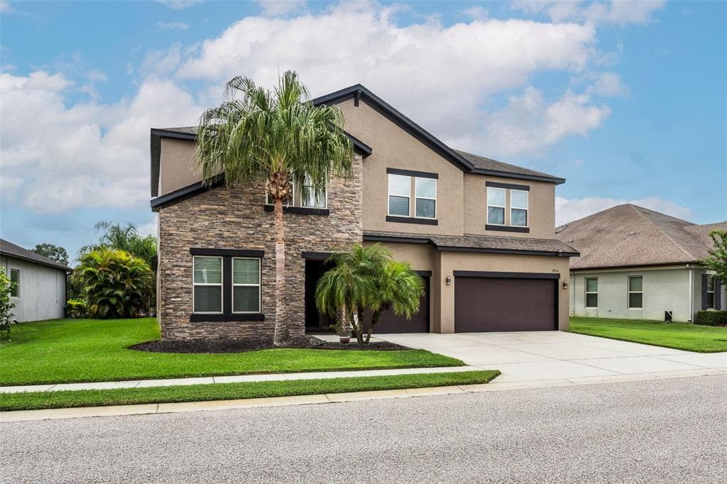 4915 BUTLER NATIONAL DRIVE WESLEY CHAPEL, FL 33543