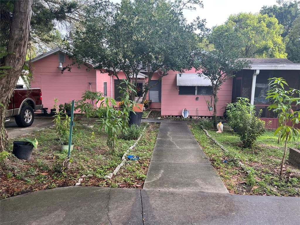555 MONROE AVENUE APOPKA, FL 32703