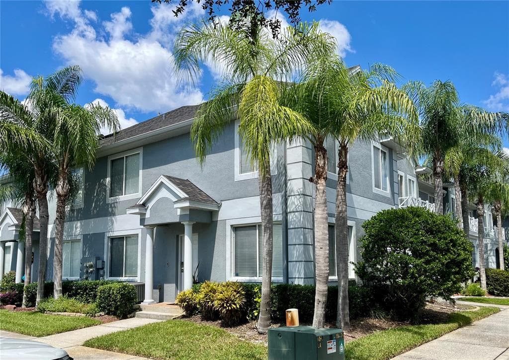 18124 PARADISE POINT DRIVE TAMPA, FL 33647