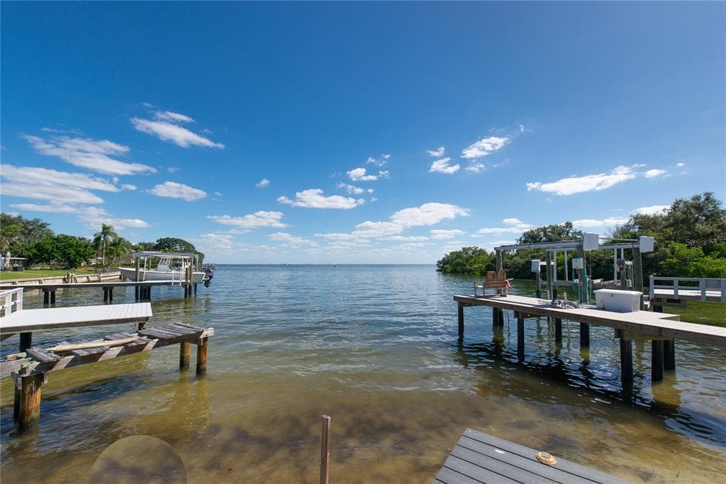 6940 4TH STREET S ST PETERSBURG, FL 33705