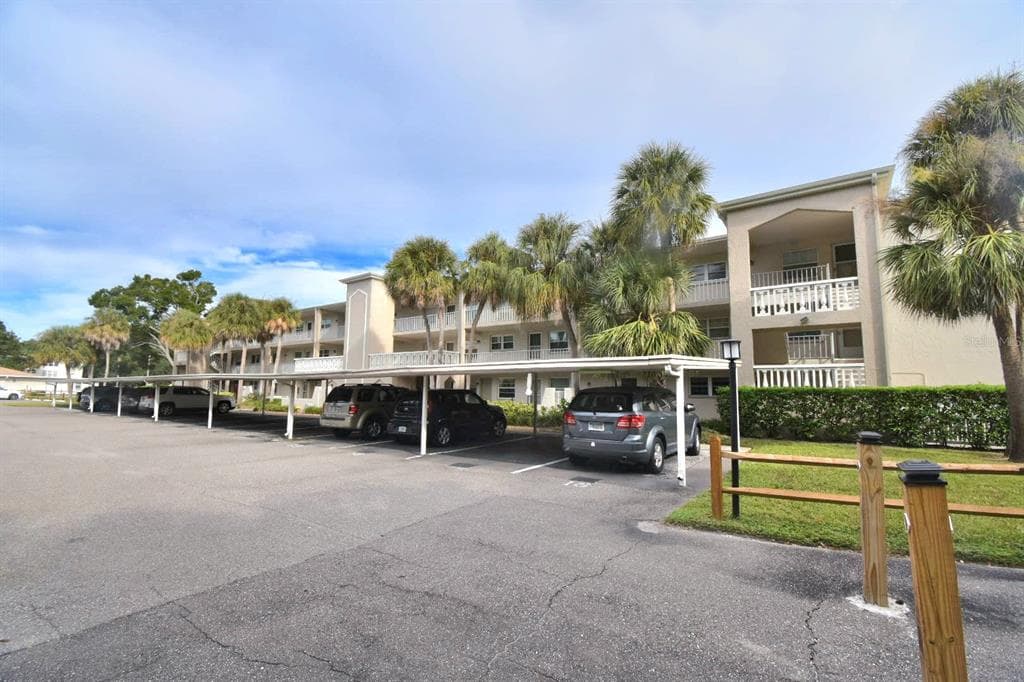 940 VIRGINIA STREET UNIT 108 DUNEDIN, FL 34698