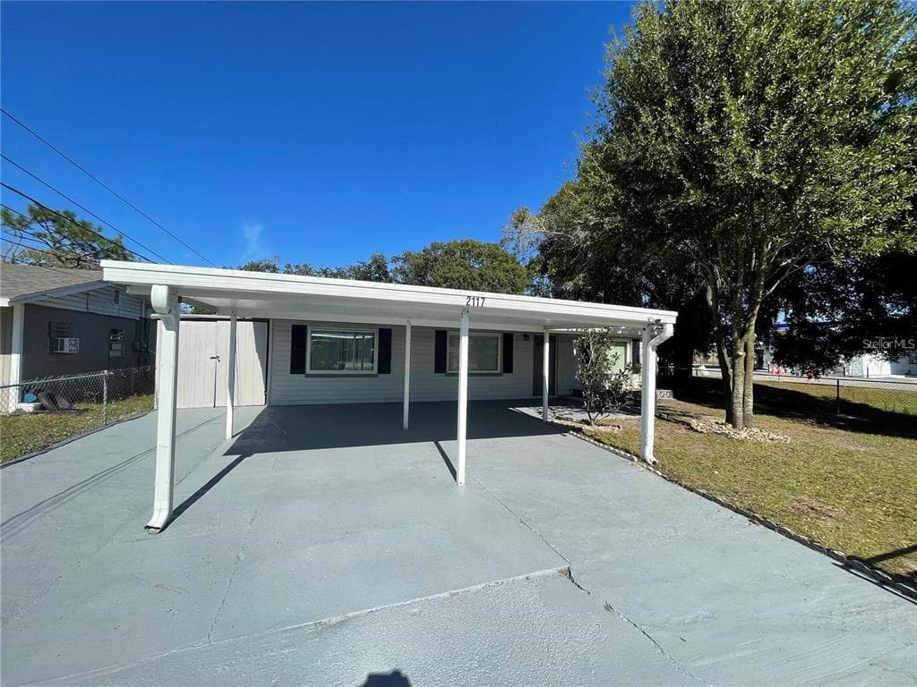 2117 IVEY LANE