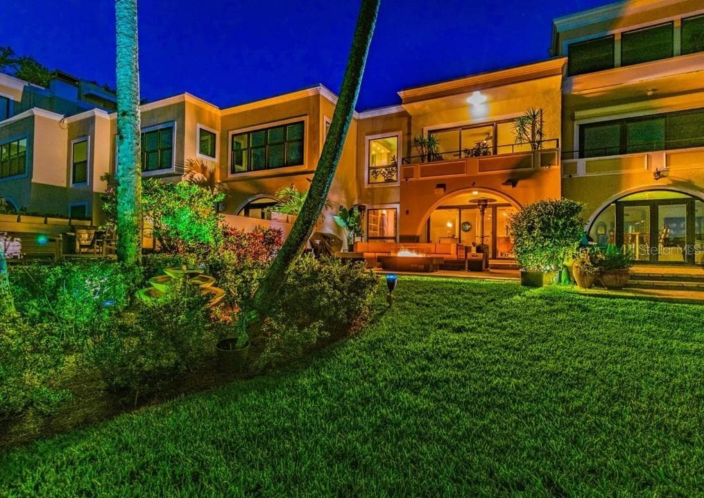 2813 W HAWTHORNE ROAD UNIT 2813