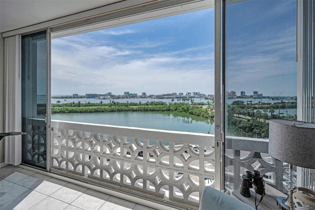 31 ISLAND WAY UNIT 605