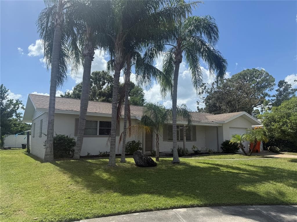 11044 66TH TERRACE N. SEMINOLE, FL 33772