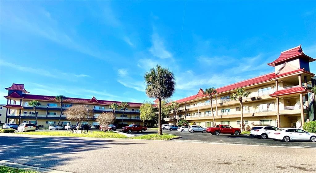 2402 ECUADORIAN WAY UNIT 18 CLEARWATER, FL 33763