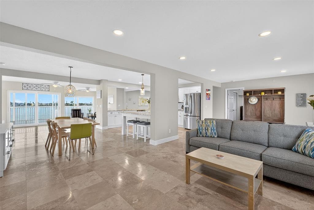800 MADONNA BOULEVARD UNIT 1 TIERRA VERDE, FL 33715