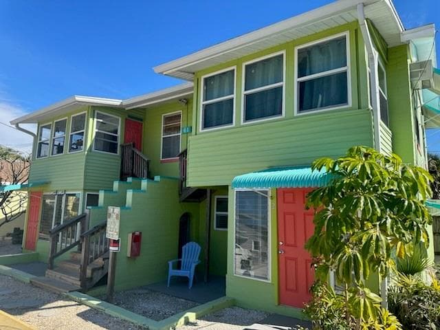 61 81ST AVENUE UNIT 4 TREASURE ISLAND, FL 33706