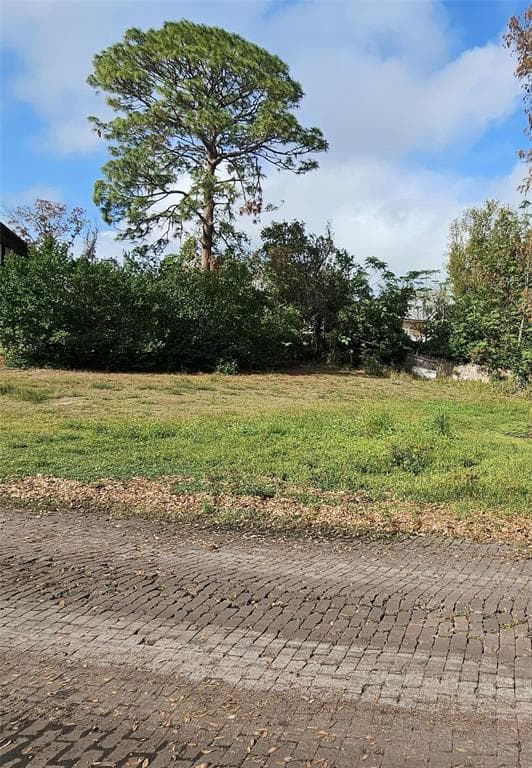 GRANDVIEW DRIVE TARPON SPRINGS, FL 34689