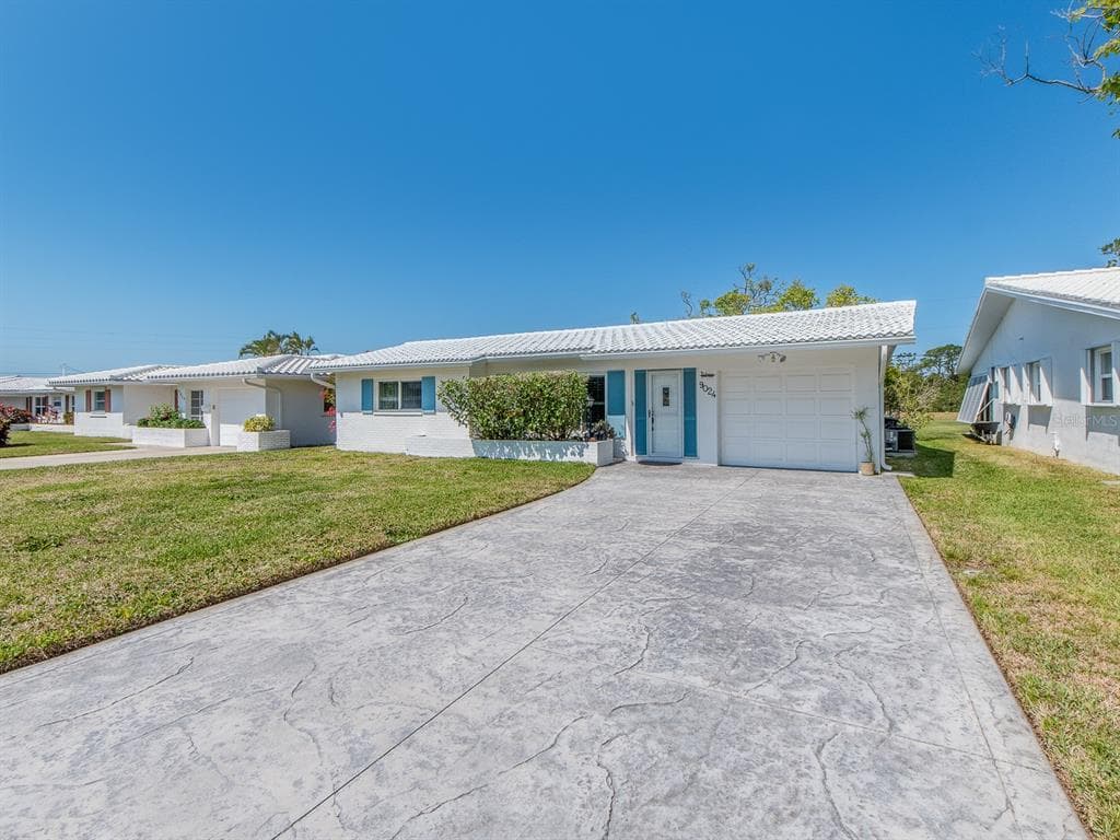 9024 140TH WAY SEMINOLE, FL 33776