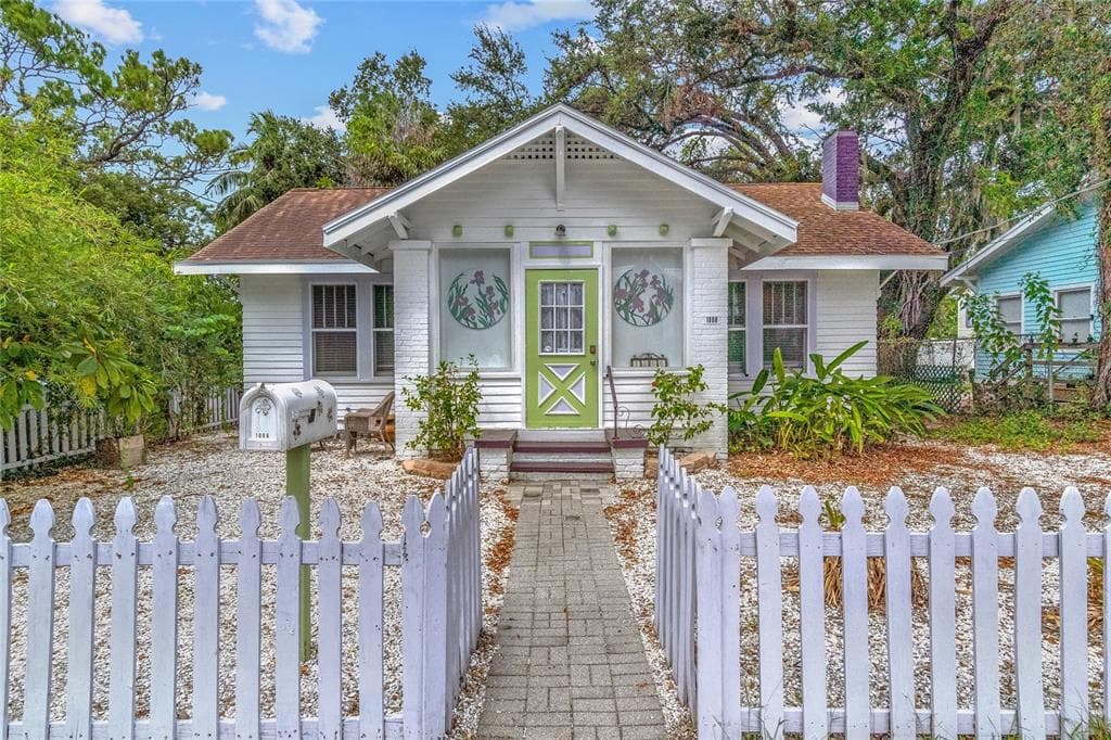 1006 11TH AVENUE W BRADENTON, FL 34205