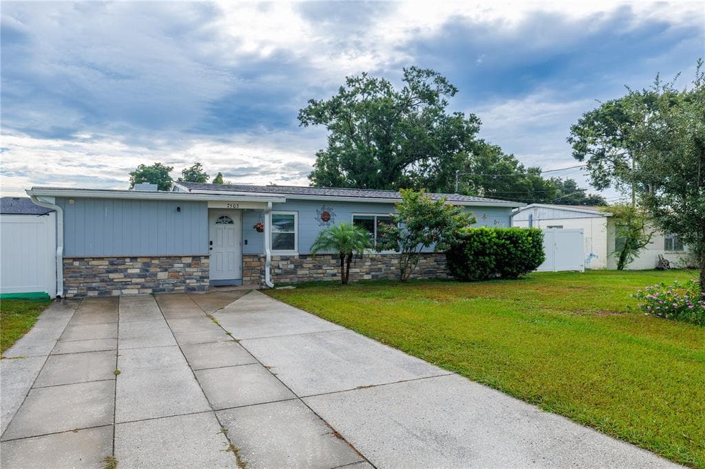 7503 N HOWARD AVENUE TAMPA, FL 33604
