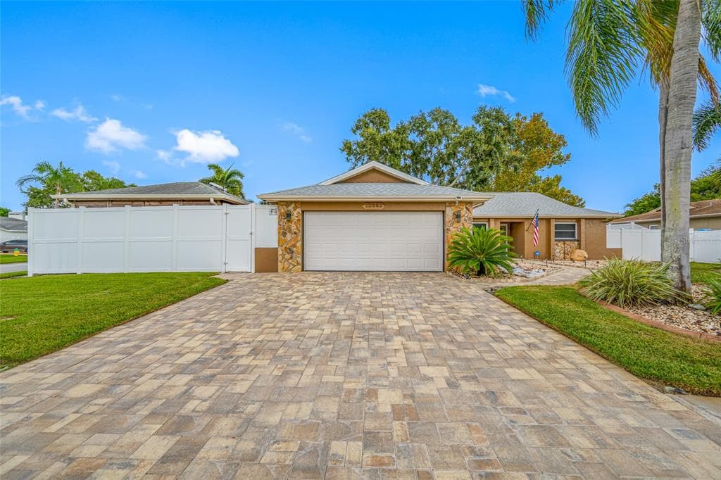 12083 72ND STREET LARGO, FL 33773