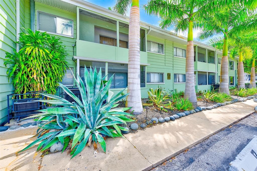 1329 DREW STREET UNIT 9 CLEARWATER, FL 33755
