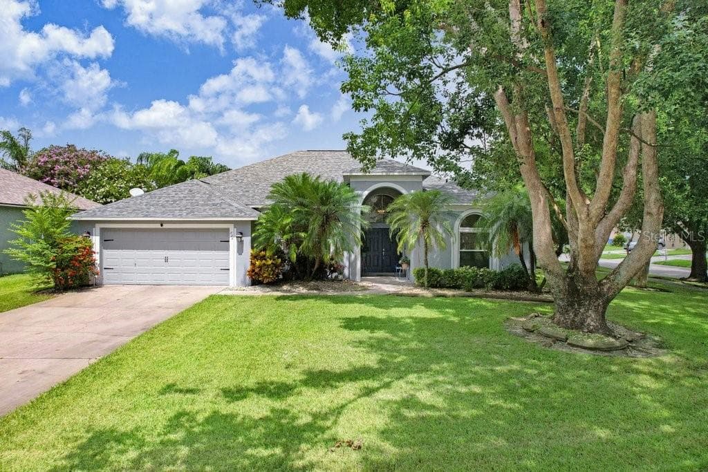 829 INNERGARY PLACE VALRICO, FL 33594