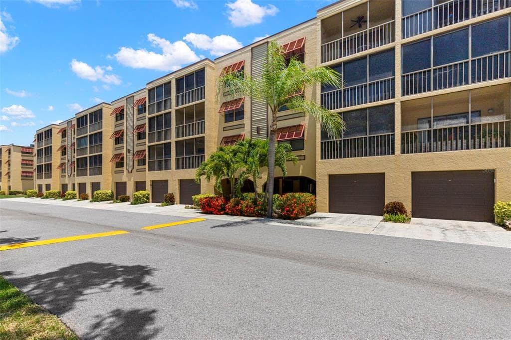 5817 PARK STREET N UNIT 406 ST PETERSBURG, FL 33709