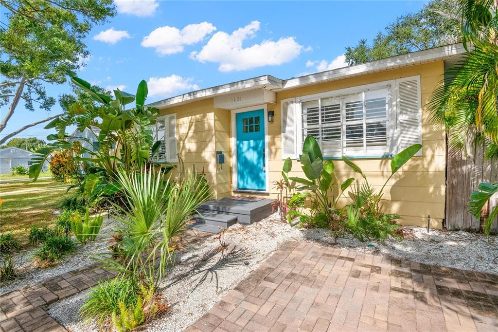 1421 55TH AVENUE N ST PETERSBURG, FL 33703