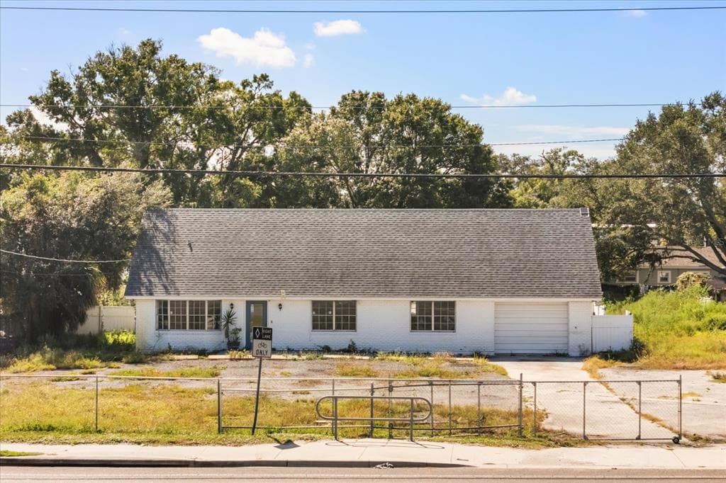 4518 W LINEBAUGH AVENUE TAMPA, FL 33624