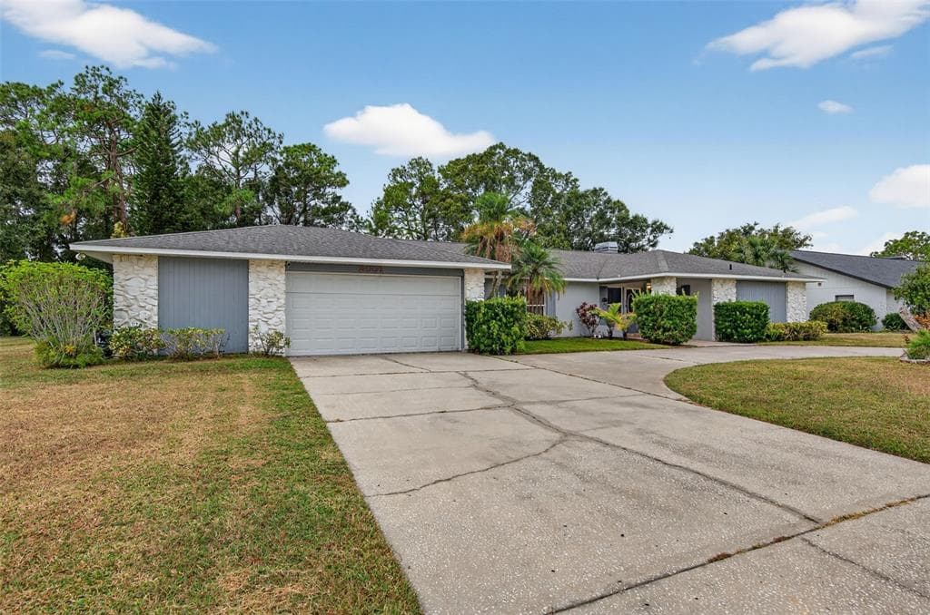 2001 N GOLFVIEW DRIVE PLANT CITY, FL 33566