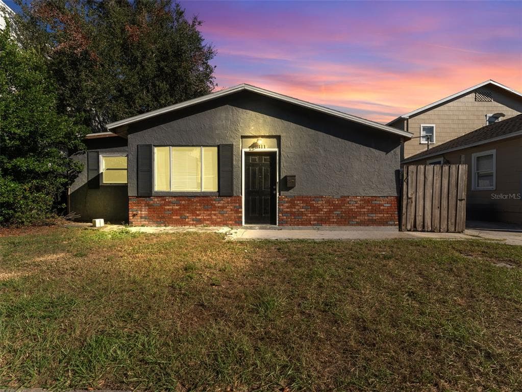 1311 W LEMON STREET