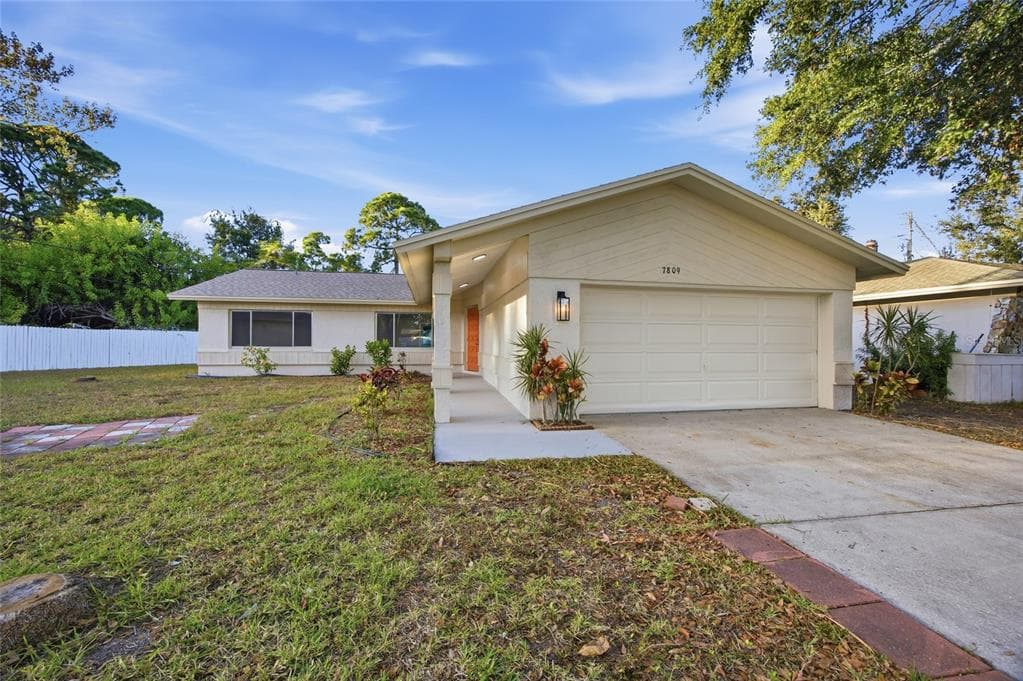 7809 DOVER COURT N ST PETERSBURG, FL 33709
