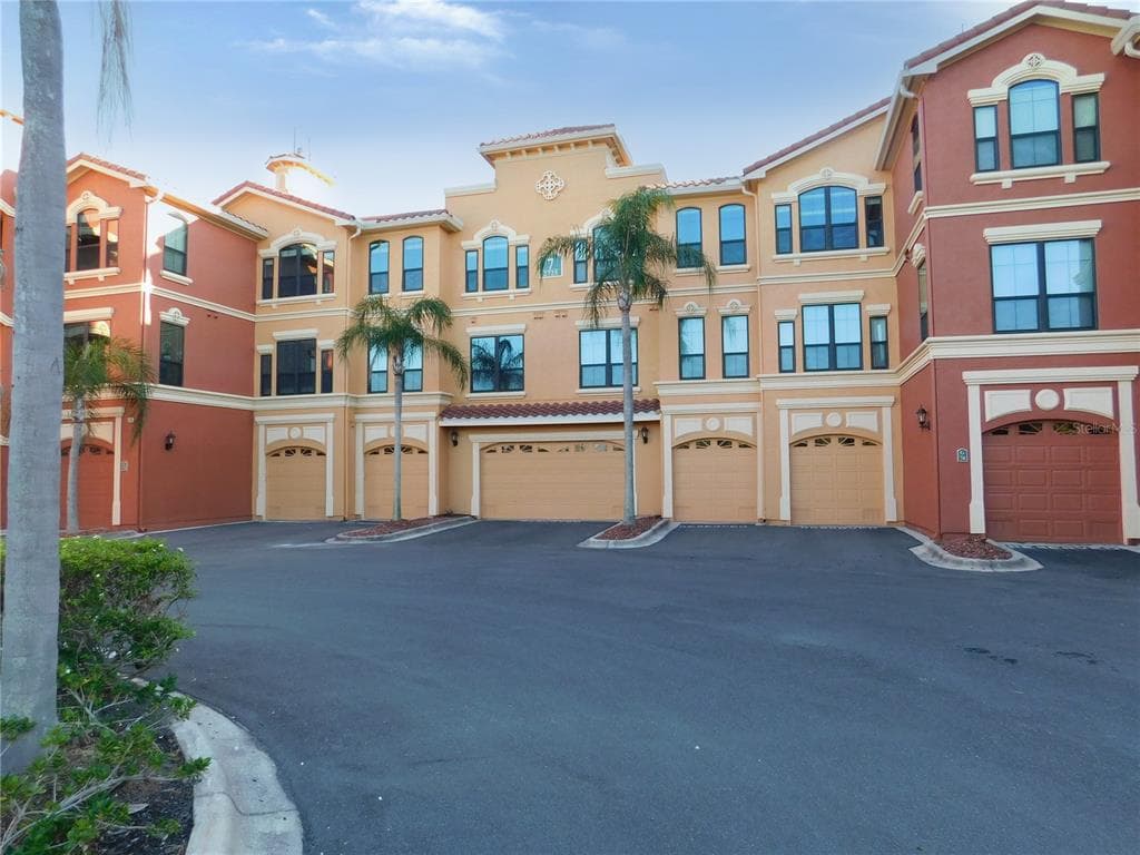 2725 VIA CIPRIANI UNIT 735B CLEARWATER, FL 33764