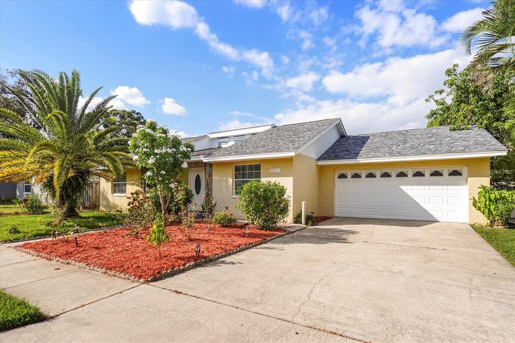 2217 65TH PLACE N ST PETERSBURG, FL 33702