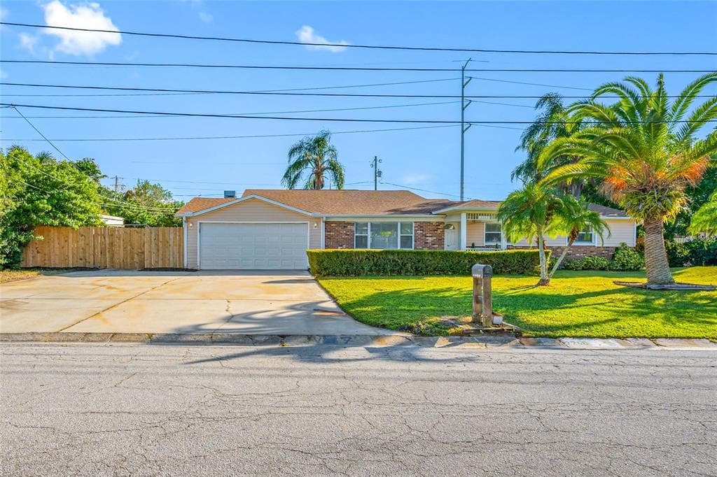 2265 S LAGOON CIRCLE CLEARWATER, FL 33765