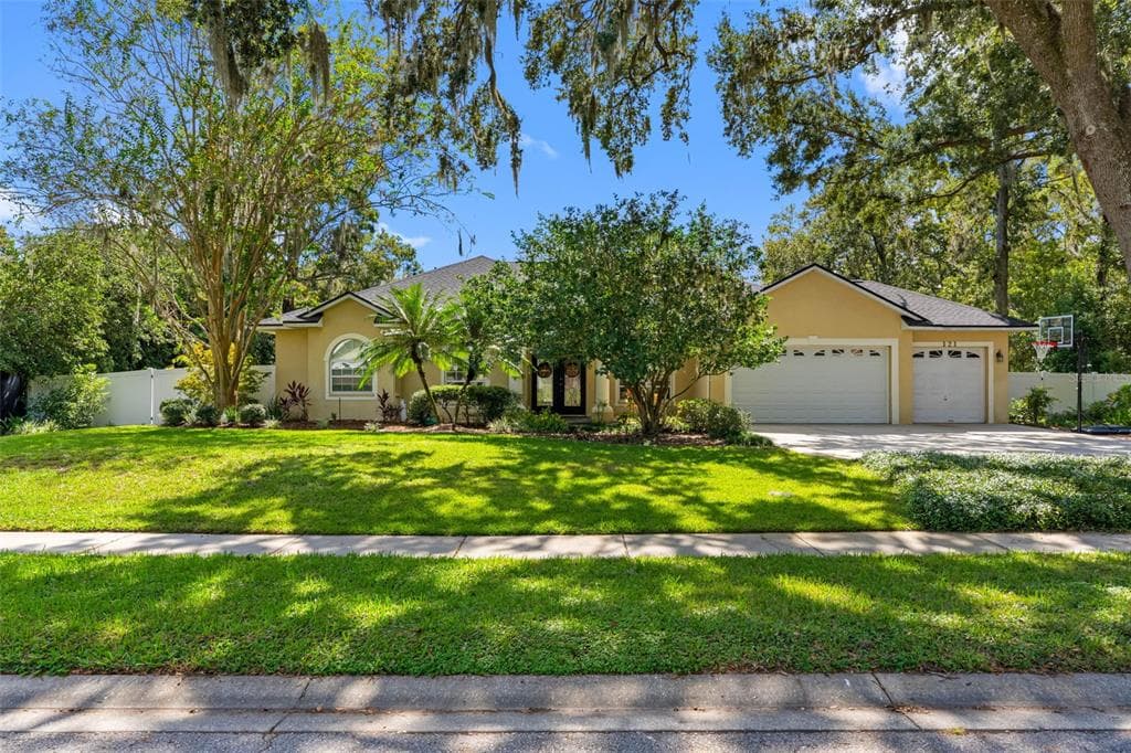121 MYRTLE RIDGE ROAD LUTZ, FL 33549