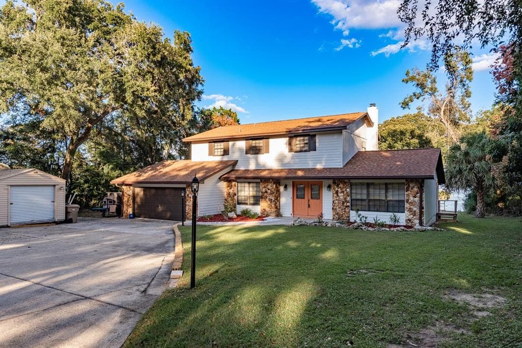 1416 GROVE AVENUE LEESBURG, FL 34748