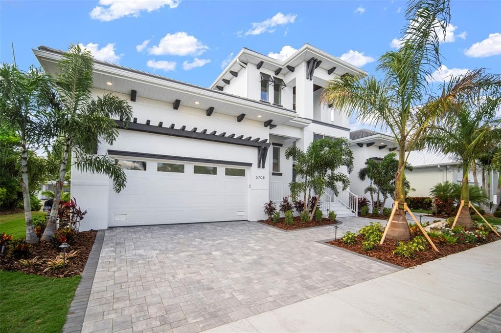 44 HAMMOCK BAY BLVD APOLLO BEACH, FL 33572
