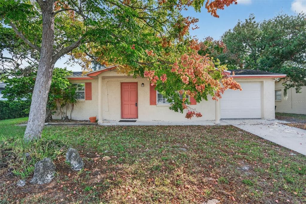 10102 GLEN MOOR LANE PORT RICHEY, FL 34668