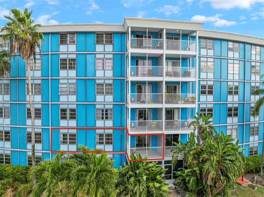 3315 58TH AVENUE S UNIT 208 ST PETERSBURG, FL 33712